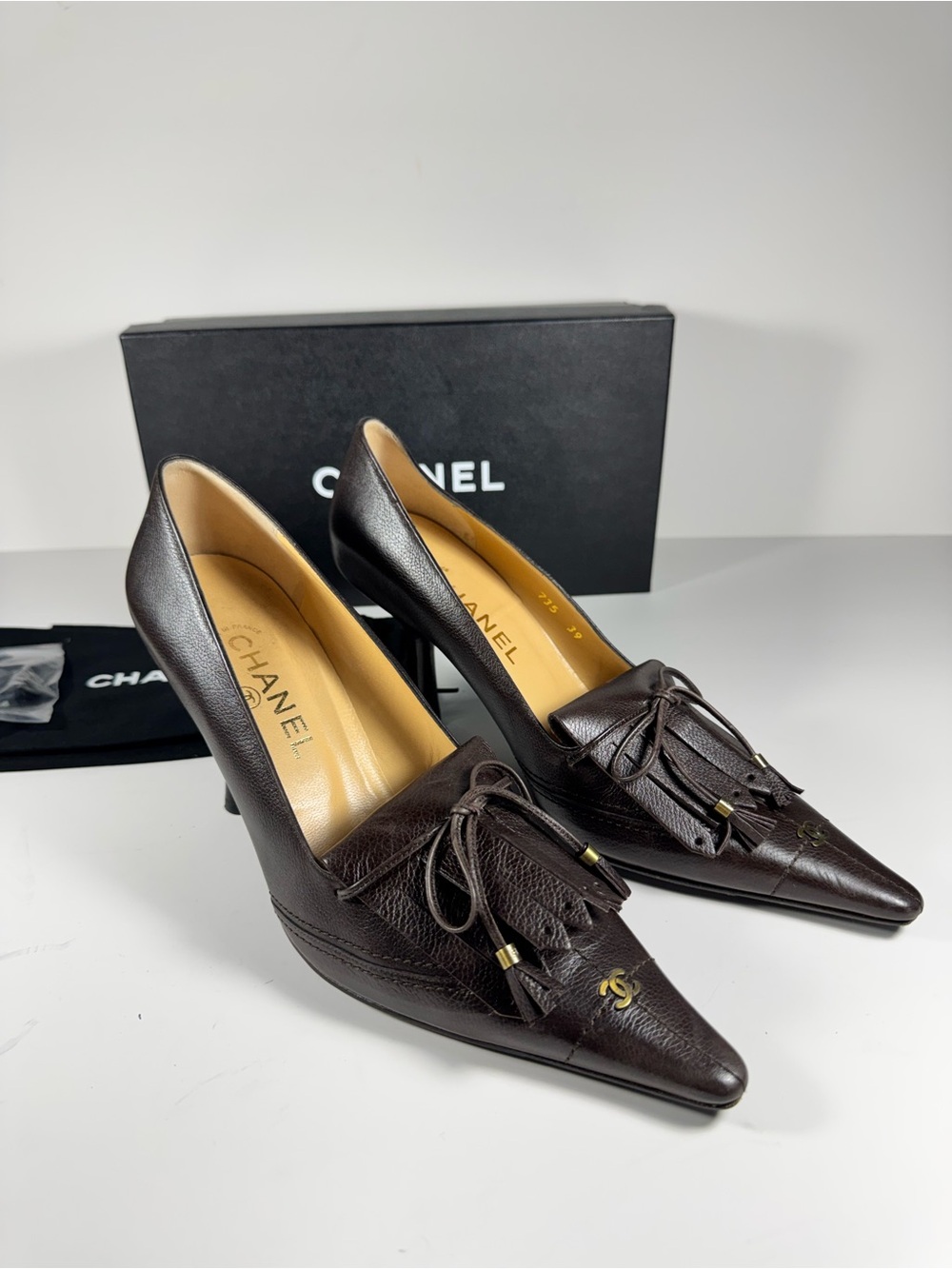 CHANEL Vintage Brown Leather Pointed Tassel Fringe Pumps Heels Gold Women's 9 39